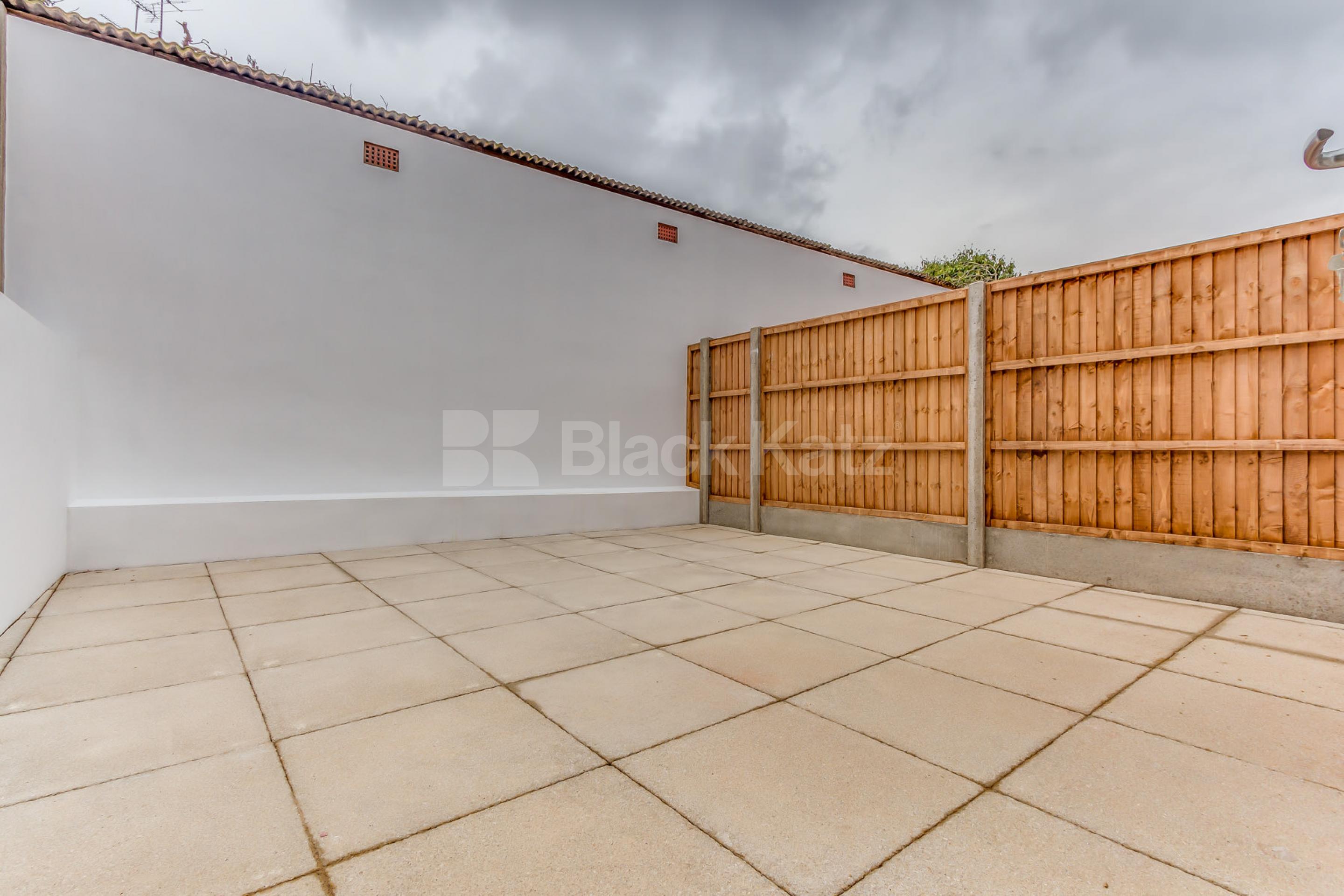 			Stunning Modern Apartment, 1 Bedroom, 1 bath, 1 reception Apartment			 Forest Walk, Muswell Hill N10